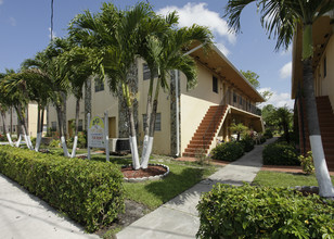 Palm Springs Apartments in Hialeah, FL - Building Photo - Building Photo