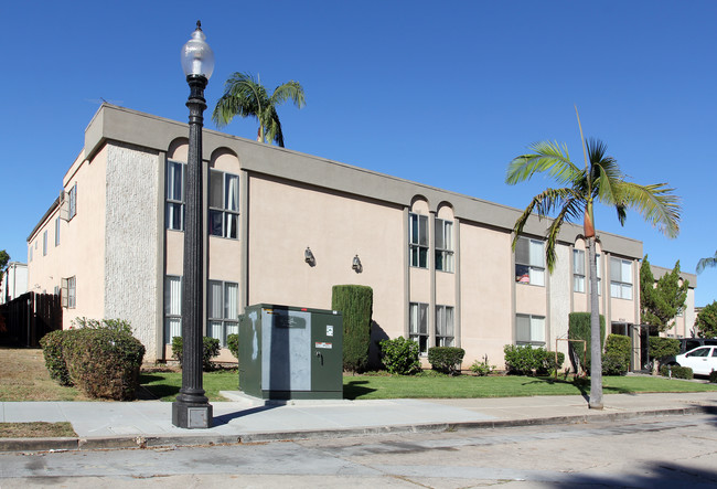 Collwood Apartments in San Diego, CA - Foto de edificio - Building Photo