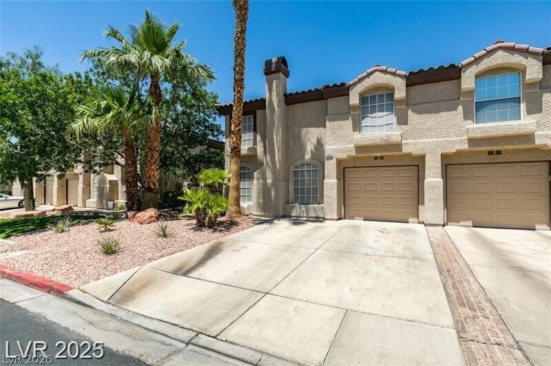 2602 Country Maple Ave in Henderson, NV - Building Photo