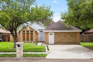 818 Diana Dr in Edinburg, TX - Building Photo