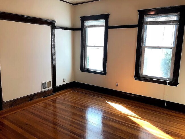 28 Litchfield St, Unit 1 in Boston, MA - Building Photo - Building Photo