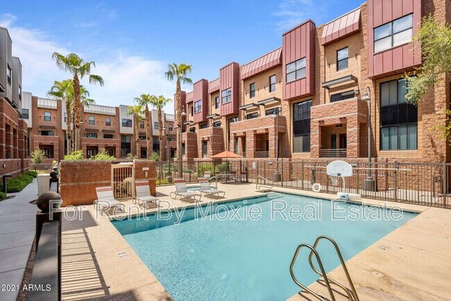 330 S Farmer Ave in Tempe, AZ - Building Photo - Building Photo