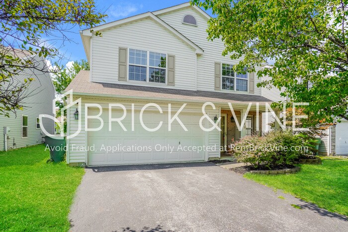 3879 Liriope St in Canal Winchester, OH - Building Photo