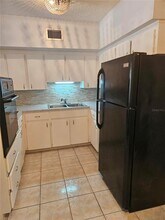 2400 Franciscan Dr in Clearwater, FL - Building Photo - Building Photo