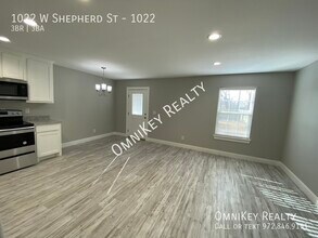 1022 W Shepherd St in Denison, TX - Foto de edificio - Building Photo