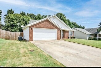 27 Sweetland Ct in Greenville, SC - Foto de edificio - Building Photo