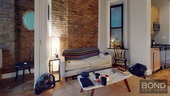 246 Mott St in New York, NY - Building Photo
