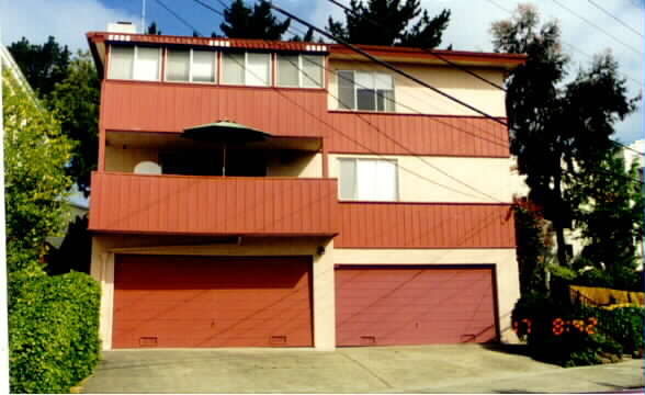 33 Ronada Ave in Oakland, CA - Building Photo - Building Photo