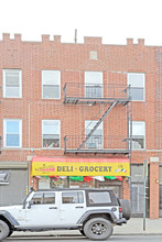 2311 Steinway St in Astoria, NY - Building Photo - Building Photo