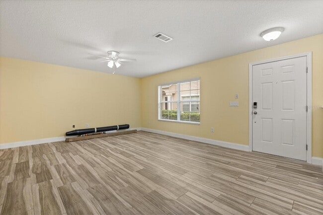326 Carina Cir in Sanford, FL - Building Photo - Building Photo