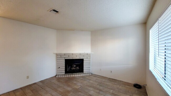 5245 Child Ct in Las Vegas, NV - Building Photo - Building Photo