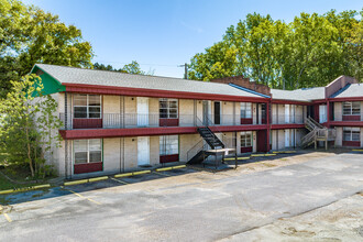 Meredith Manor Apartments in Pascagoula, MS - Building Photo - Building Photo