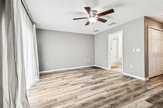 2503 Middleton Grove Dr in Brandon, FL - Building Photo - Building Photo