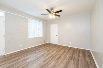 Tempe Terrace in Tempe, AZ - Building Photo - Interior Photo