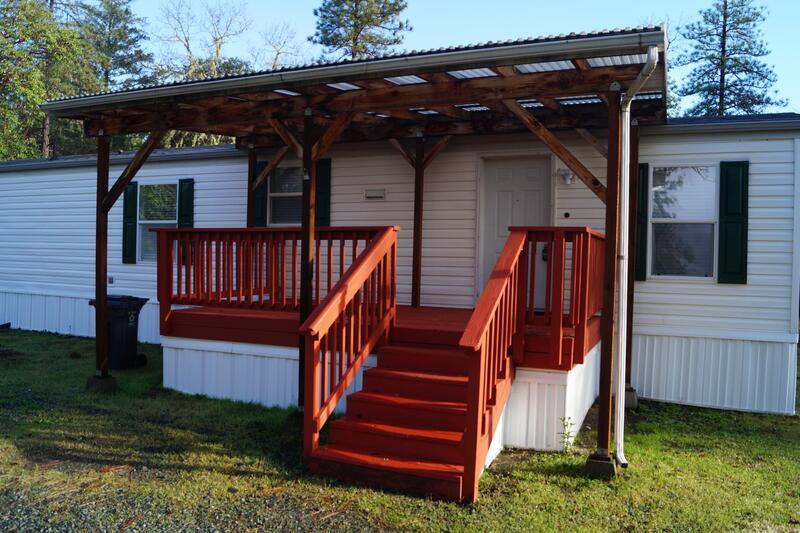 2390 Galice Rd in Merlin, OR - Building Photo