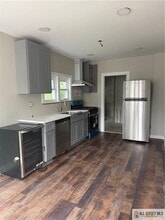 67 Foyer St in Edison, NJ - Building Photo - Building Photo