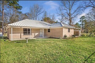 26785 FM 2090 in Splendora, TX - Building Photo