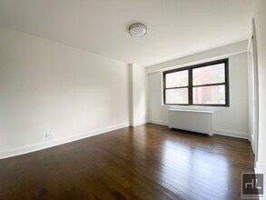 E 16 ST in New York, NY - Building Photo - Building Photo