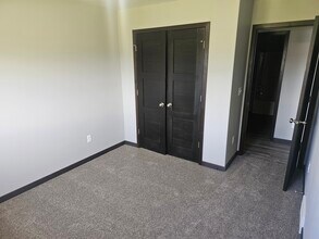 1623 3rd St NW in Watertown, SD - Foto de edificio - Building Photo