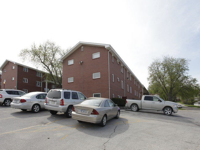 7625 Briggs St in Omaha, NE - Foto de edificio - Building Photo