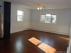 21 Treadway Ave-Unit -1 in Norwich, CT - Building Photo - Building Photo