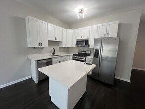 2316 N California Ave in Chicago, IL - Building Photo - Building Photo