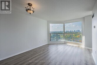 2177 Burnhamthorpe Rd W in Mississauga, ON - Building Photo - Building Photo