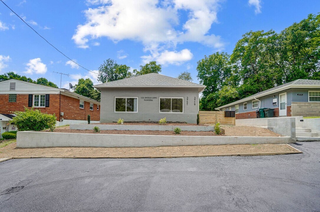 3719 Kirkup Ave, Unit 3721 in Cincinnati, OH - Building Photo