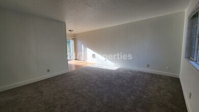634 N Watts St in Portland, OR - Building Photo - Building Photo