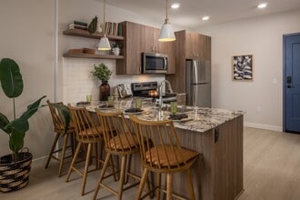 The Nine at Lexington Station in St. Paul, MN - Foto de edificio - Building Photo