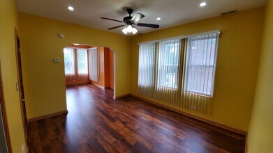 4411 S Sacramento Ave, Unit 2 in Chicago, IL - Foto de edificio - Building Photo