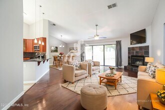 8038 Loch Lomond Ln in Jacksonville, FL - Building Photo - Building Photo