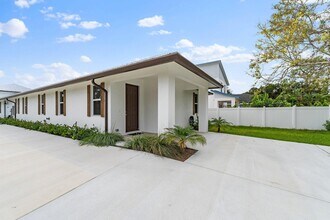 17868 Limestone Creek Rd in Jupiter, FL - Building Photo - Building Photo