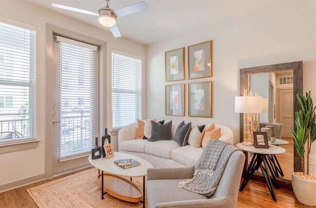 property at 13939 Hillcroft St