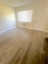 587 Silverwood Ave in Upland, CA - Foto de edificio - Building Photo