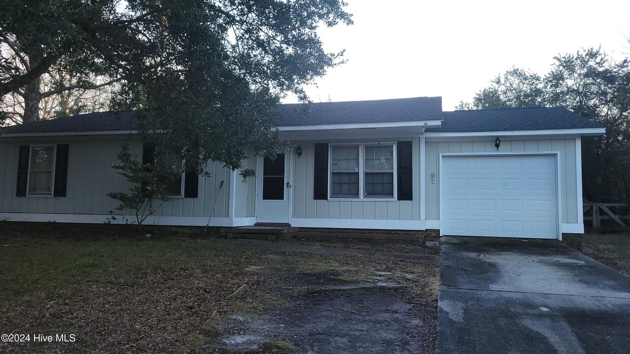 819 Arnold Rd in Wilmington, NC - Building Photo