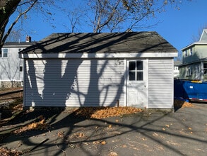 468 Massasoit Rd in Worcester, MA - Building Photo - Building Photo