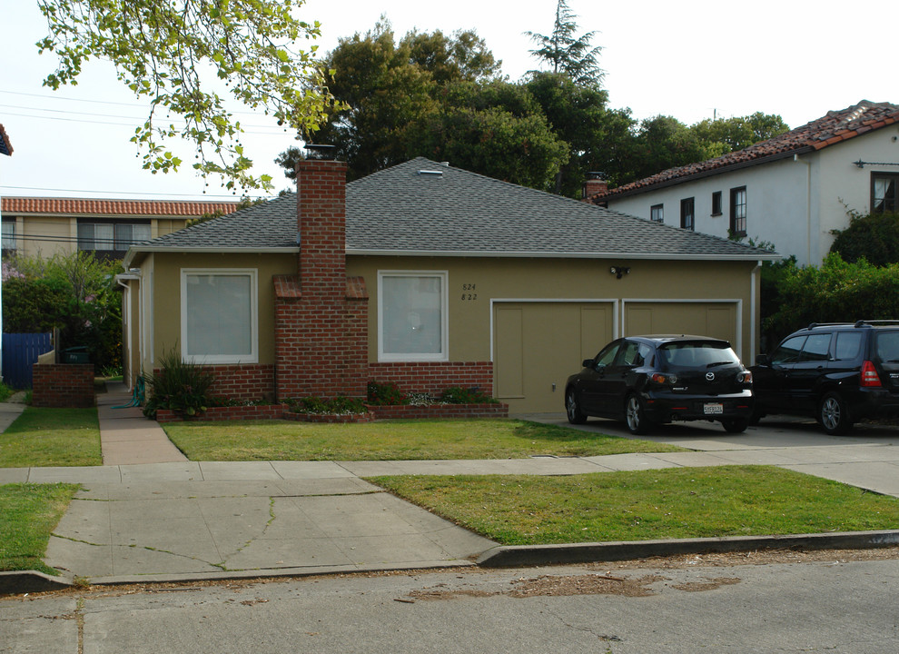 824 N Idaho St in San Mateo, CA - Building Photo