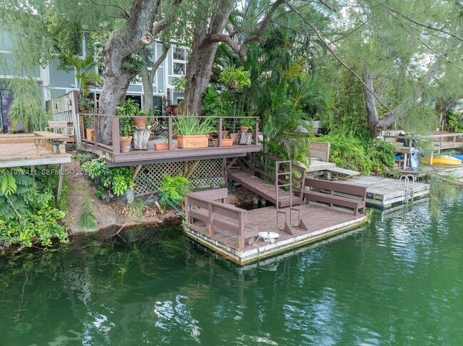 4905 SW 71st Pl in Miami, FL - Building Photo - Building Photo