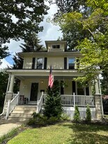 263 W 3rd St, Unit 263 B in Moorestown, NJ - Building Photo