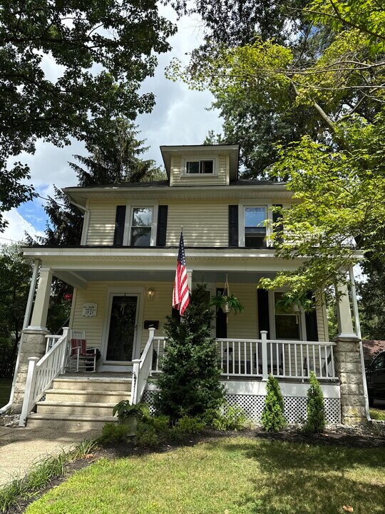 263 W 3rd St, Unit 263 B in Moorestown, NJ - Building Photo