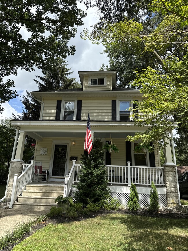 263 W 3rd St, Unit 263 B