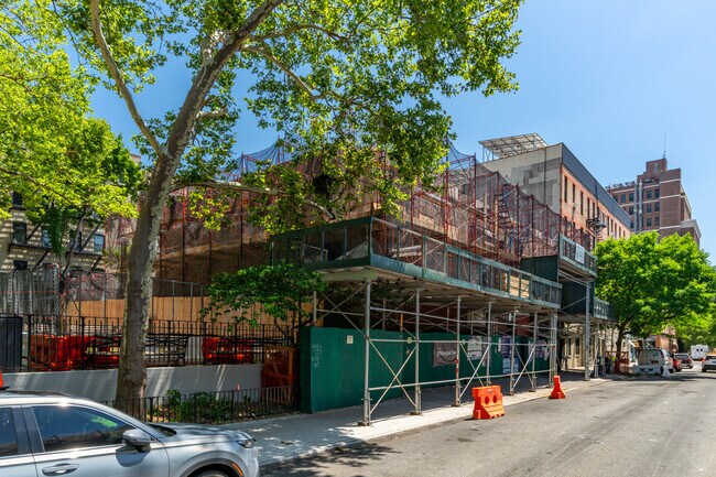 105 W 108th St