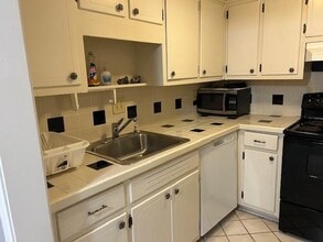 757 Houston Mill Rd NE in Atlanta, GA - Building Photo - Building Photo