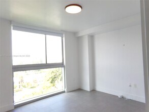 1025 92nd St, Unit 804 in Bay Harbor Islands, FL - Building Photo - Building Photo