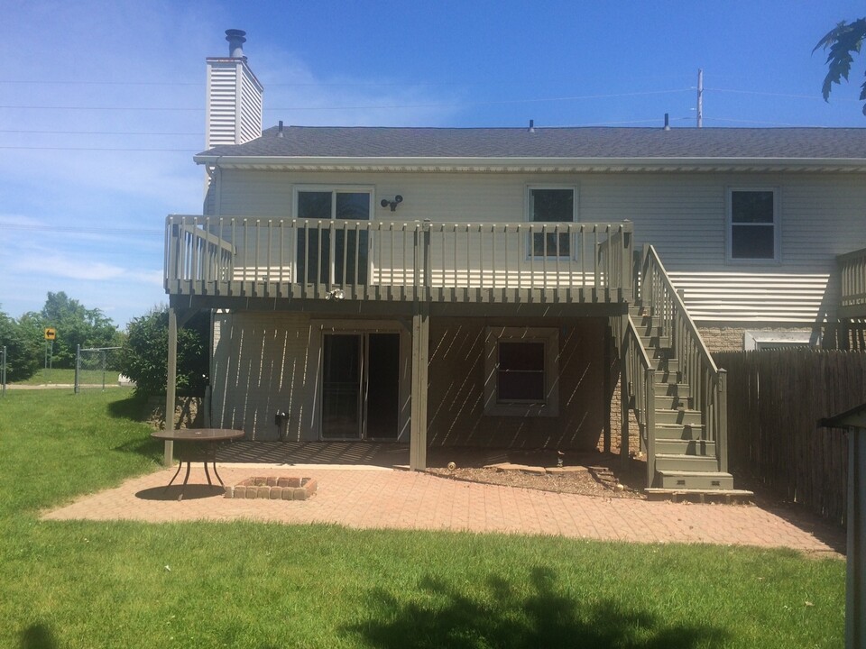 1908 Cottage Ave in Bloomington, IL - Building Photo