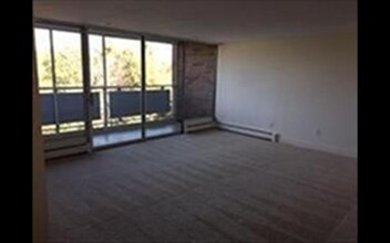 3 Stonehill Dr, Unit #1H in Stoneham, MA - Foto de edificio - Building Photo
