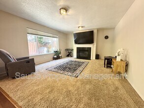 2988 NE 13th Dr in Hillsboro, OR - Building Photo - Building Photo