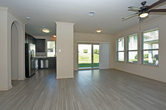 Double Eagle Townhomes in Hutto, TX - Building Photo - Interior Photo