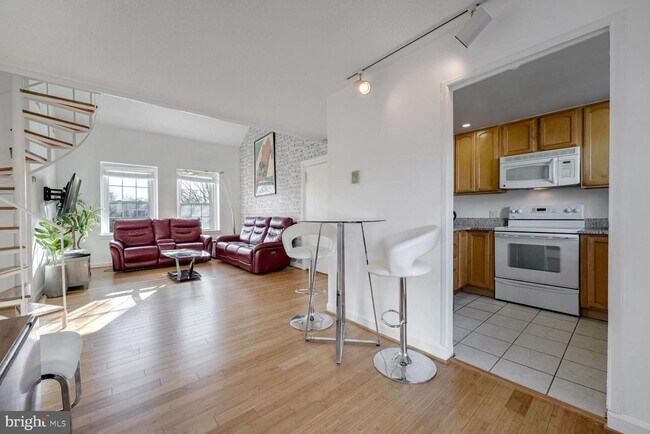 property at 2950 S Columbus St